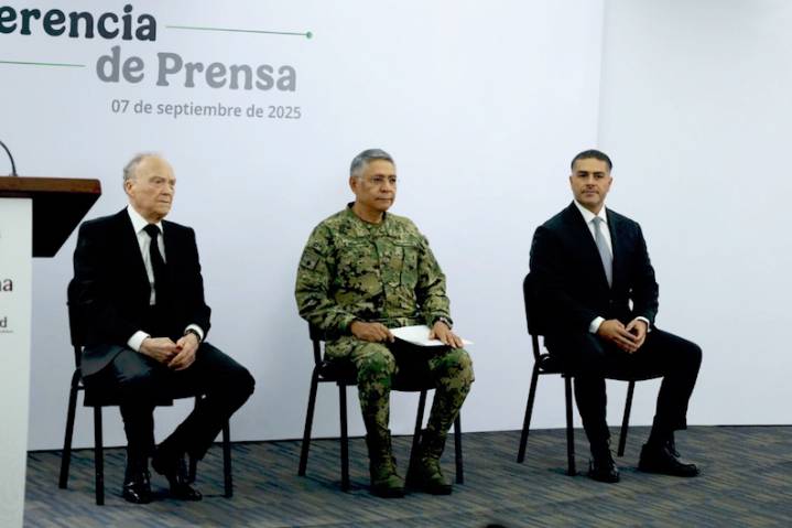 Confirman detención de funcionarios y empresarios por red de huachicoleo