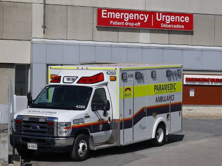 One dead, one injured in crash in Ottawa's west end