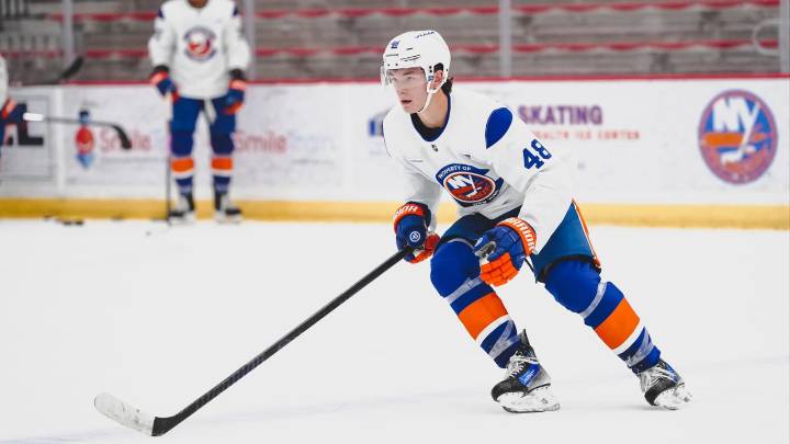 Schaefer makes good 1st impression with veterans at Islanders camp