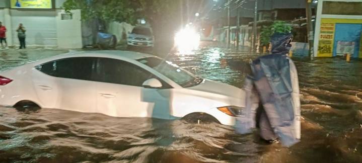 Inundaciones en Durango generan daños muy costosos en coches