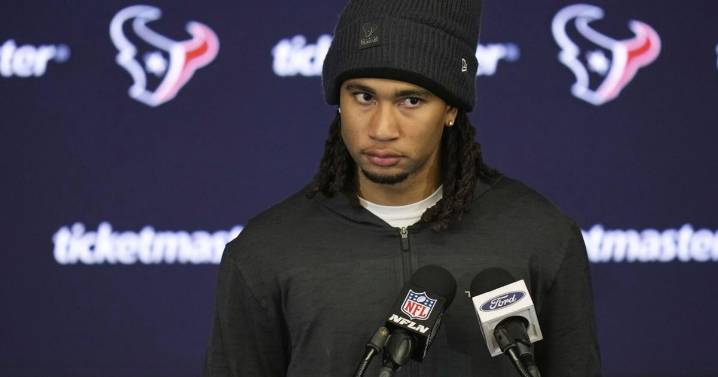 Texans fail to convert red-zone chances in loss to Bucs that drops them to 2
