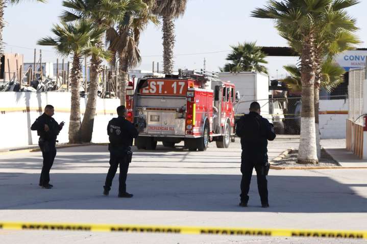Muere hombre tras explosión de cilindro de gas en taller de Tijuana