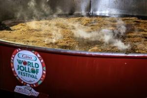 Huge pot of Nigerian jollof rice sets Guinness record