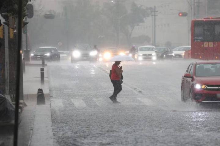 Prepárese... Frente Frío 2 llega a México; junto al Monzón Mexicano, azotarán con lluvias y granizadas