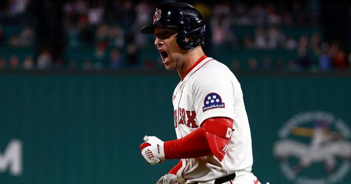 Bregman's clutch hit in the 8th helps Red Sox rally past Guardians 11
