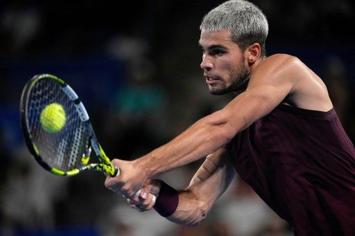 Swiatek wins 400th career match at China Open. Alcaraz reaches Japan final