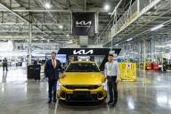 Nuevo León exporta primer KIA hecho en la entidad a Europa
