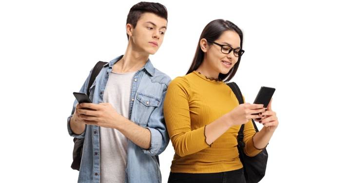 Rapid7: OnePlus phones vulnerable to SMS theft since 2021 • The Register