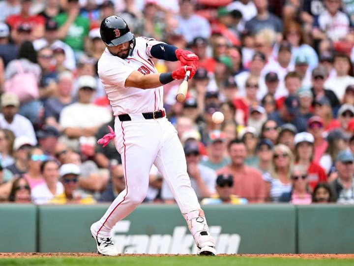 Red Sox catcher comes up big in rare pinch