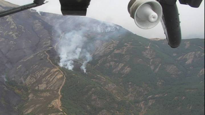Estabilizan el perímetro del incendio de Cerezo de Arriba
