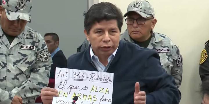 Pedro Castillo saca cartel en pleno juicio: “Exhiban las armas que usé, al menos una pistolita de agua”