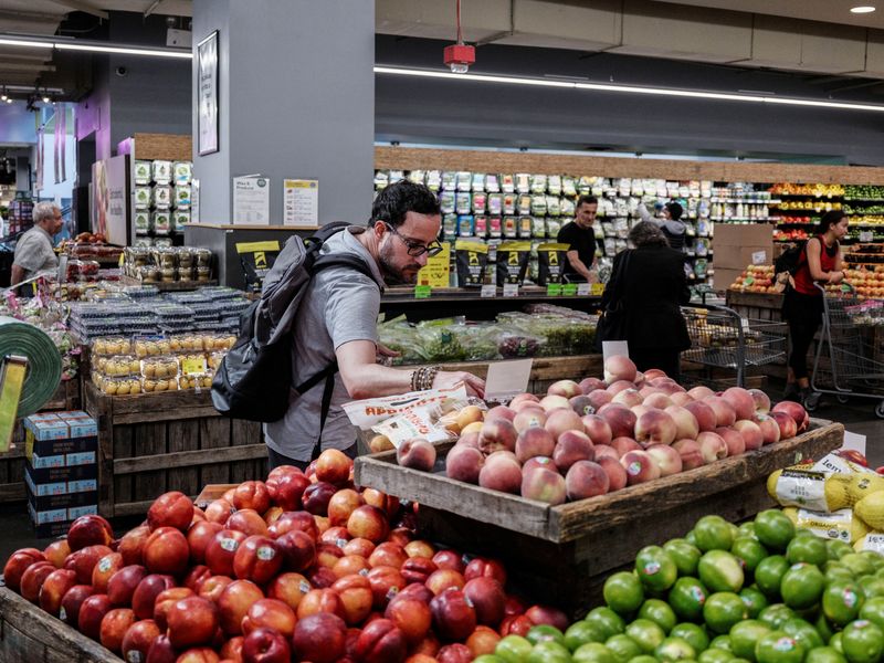 US producer prices slip in August on cheaper services