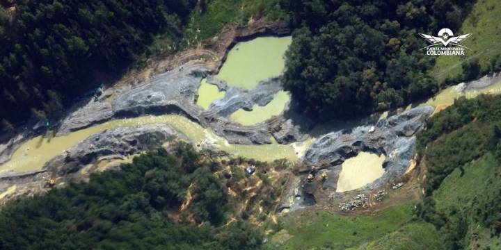 Golpe a la minería ilegal en Antioquia: autoridades destruyeron maquinaria avaluada en $10.700 millones