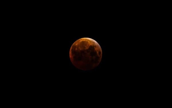 Cómo ver el eclipse lunar total y la luna de sangre