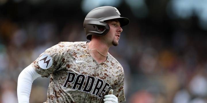 Padres' offense productive even with Manny Machado resting