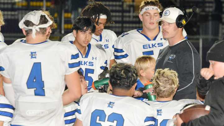 Polls: Top-rated high school football, volleyball teams stand pat