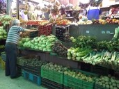 Caraqueños recurren a las ofertas para poder comer vegetales y hortalizas