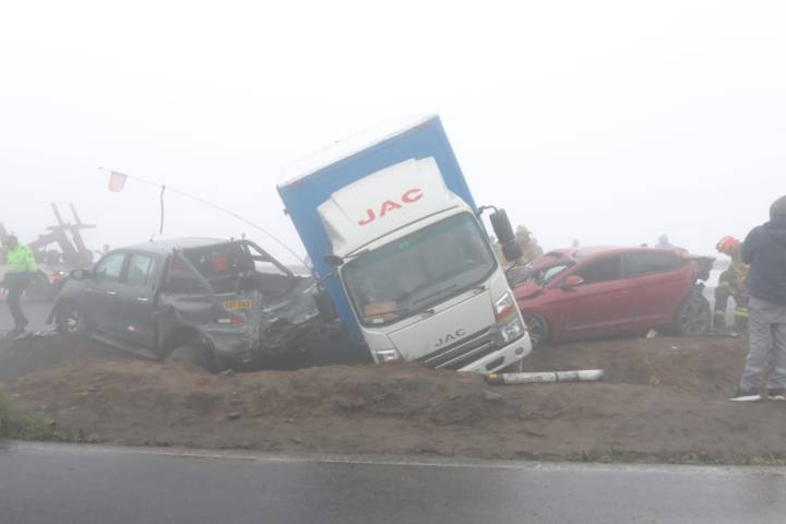 Densa neblina en Perú terminó generando un choque múltiple y dejó al menos 10 heridos (VIDEO)