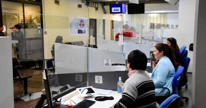 No son todos ‘ñoquis’: Por qué las provincias menos pobladas, como Neuquén, tienen más empleo público
