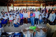 Gobernador Arana lleva dotación a Villanueva, Soplaviento y Mahates