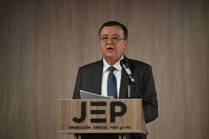 Exjefes de las FARC reciben la sentencia máxima por millas de secuestros en Colombia