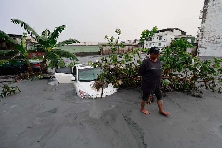 ¡Alerta máxima en Asia por Tifón Ragasa!..  17 muertos en Taiwán y millones de evacuados en China