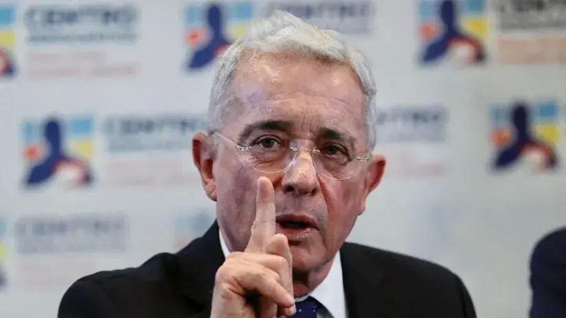 Corte Suprema confirma decisión de Tribunal que dejó en libertad al expresidente de Colombia Álvaro Uribe