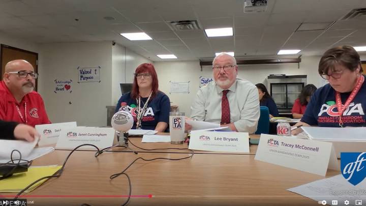 What’s in a pay raise? Pinellas teacher contract talks stumble over the issue.
