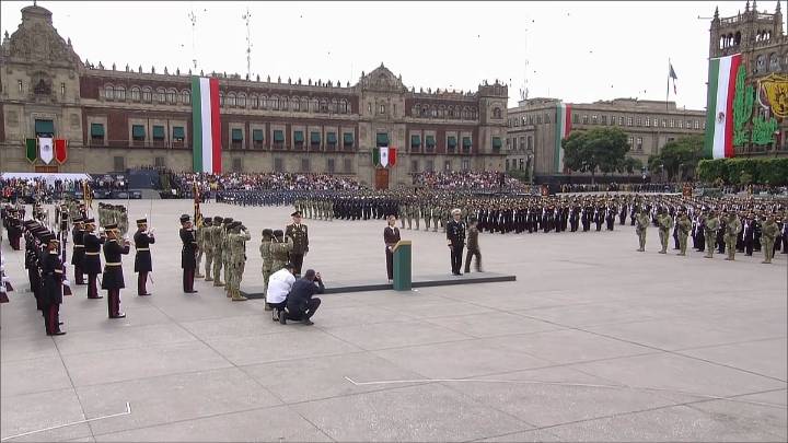 🔴EN VIVO: Desfile del 215 Aniversario de la Independencia de México desde el Zócalo de la CDMX
