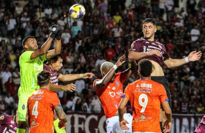 La Guaira y Carabobo conservan los primeros puestos en la Liga FUTVE