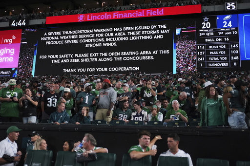 Tormenta eléctrica interrumpe partido inaugural de campaña entre Eagles y Cowboys