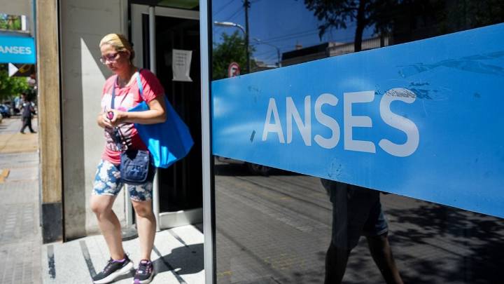 ANSES adelantó una gran noticia para jubilados en octubre: llega un nuevo bono