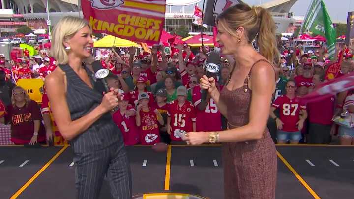 Erin Andrews and Charissa Thompson labeled 'our favorite duo' as Fox NFL Sunday pair unite for rare in