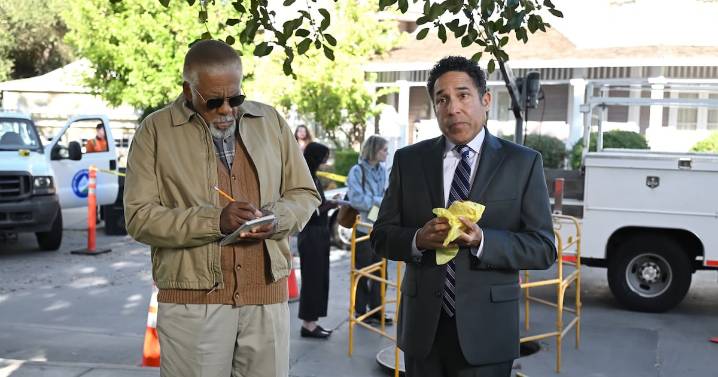 'The Office' spinoff 'The Paper' reprises Oscar Nuñez role