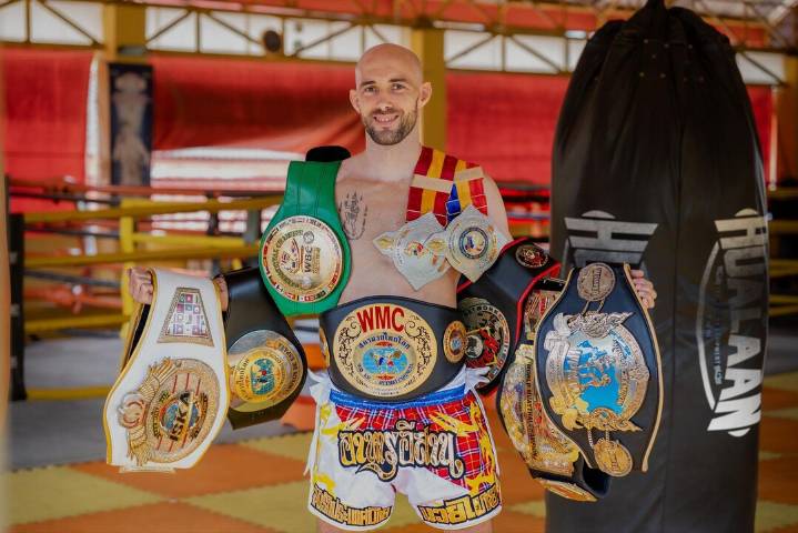 Carlos Coello hará historia en Bangkok
