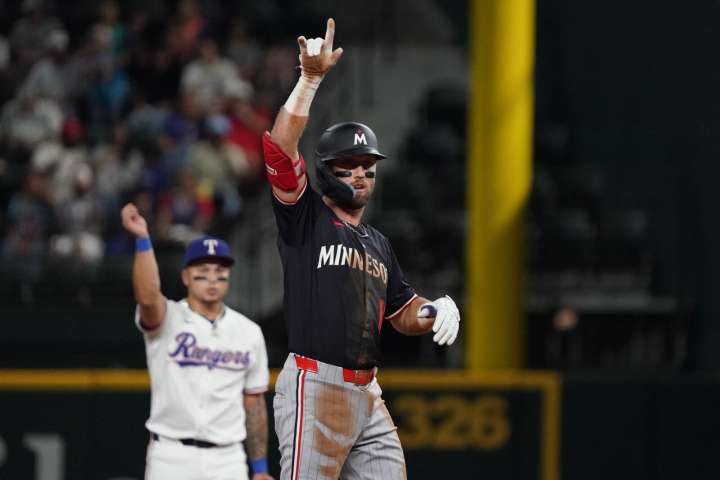 Twins eliminate Rangers from playoff picture with win