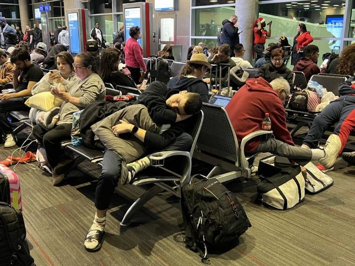Biden-era plan for airlines to compensate fliers for disruptions axed