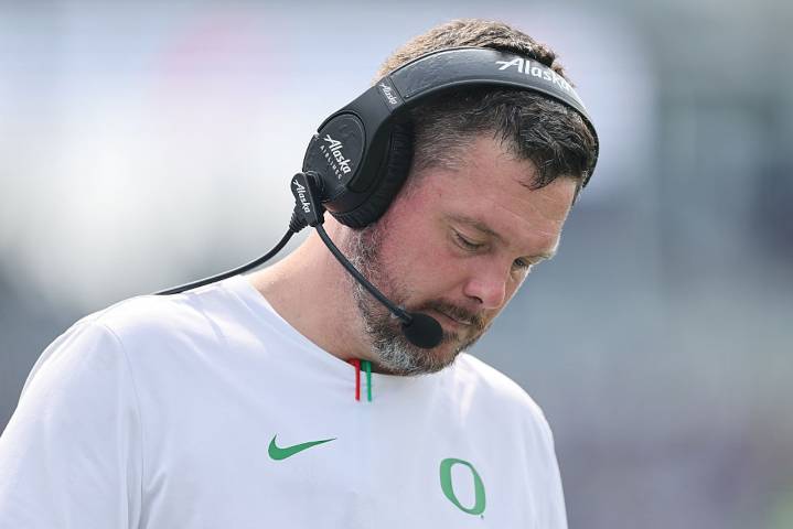 Oregon coach Dan Lanning addresses Charlie Kirk, gun violence following win at Northwestern