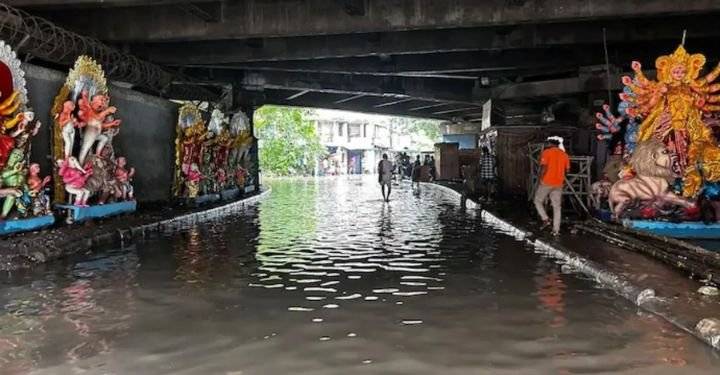 Rains Ravage Kolkata: Five Dead, City Submerged Days Before Durga Puja Begins
