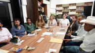 Gobierno del Estado sostiene encuentro con pobladores de Puente de Camotlán