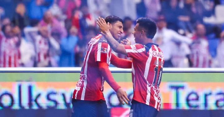 Chivas vence al Puebla y por primera vez hila triunfos en el Apertura 2025; Resumen y goles