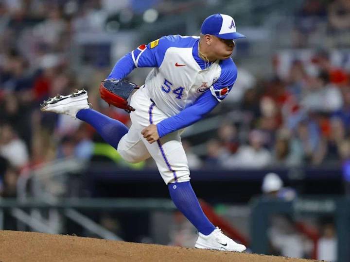 Bravos llaman desde Triple-A a José Suárez y lanzará este martes