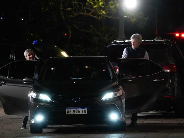 Fin al "rulo": desde el lunes, limitan a los brokers la compra de dólares financieros