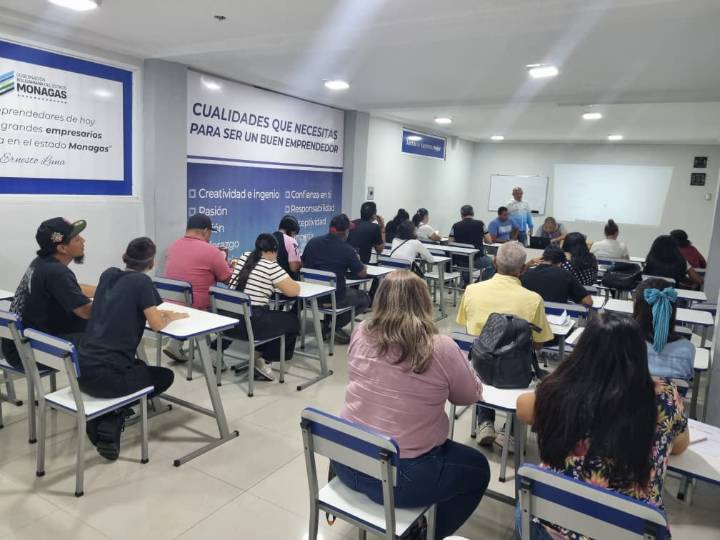 Realizan conversatorio sobre actualización de la plataforma Sigat