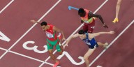 Pasó a cuatro rivales en los últimos metros y fue campeón mundial por 2 centésimas: la definición por foto finish que recorre el mundo