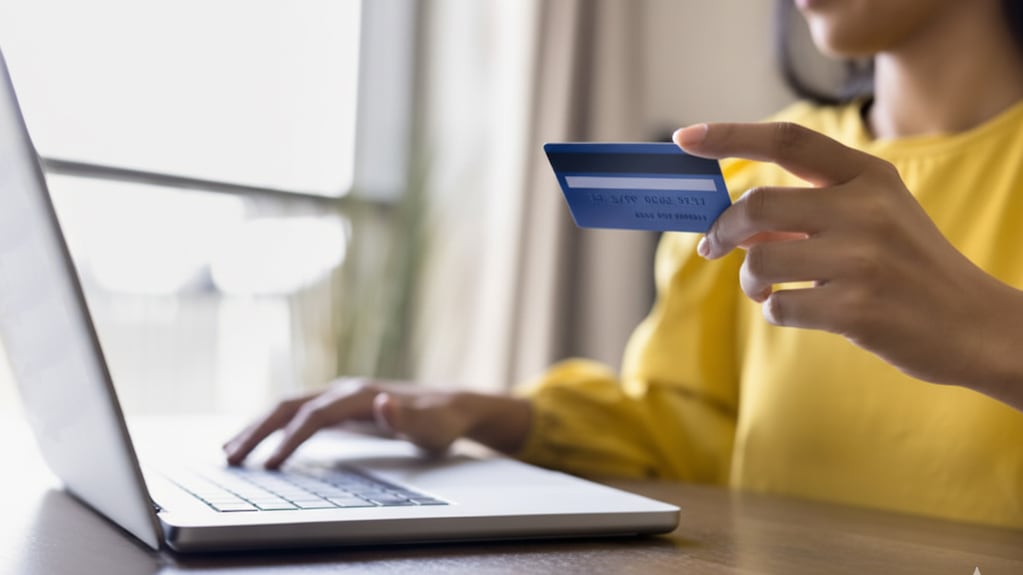 Compra inteligente: cuándo financiar o pagar al contado para aprovechar mejor el dinero