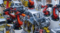 Está hecho en España y gasta 4,4 litros: el coche híbrido japonés más esperado ya tiene precio