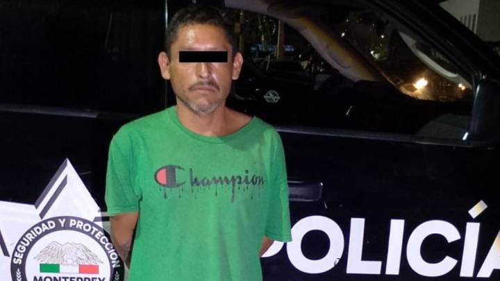 Detienen a un hombre por posesión de droga en Monterrey