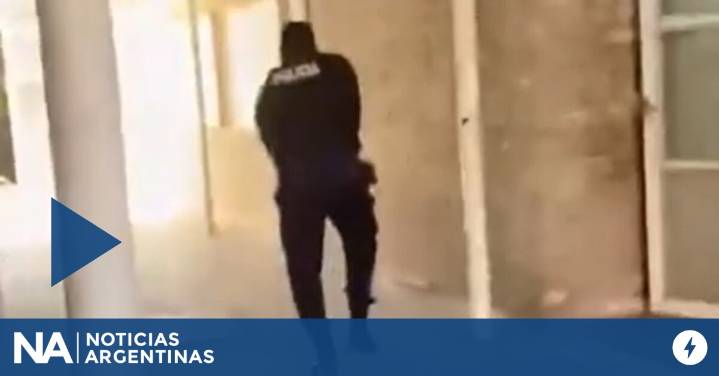 Fuertes imágenes en una escuela de Mendoza: la Policía quiso entrar, pero la adolescente les disparó