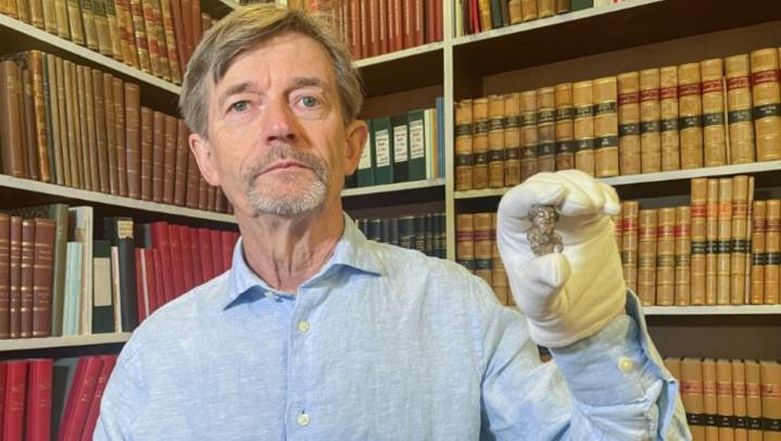 Revelan figura que podría ser el primer "retrato" de un vikingo real